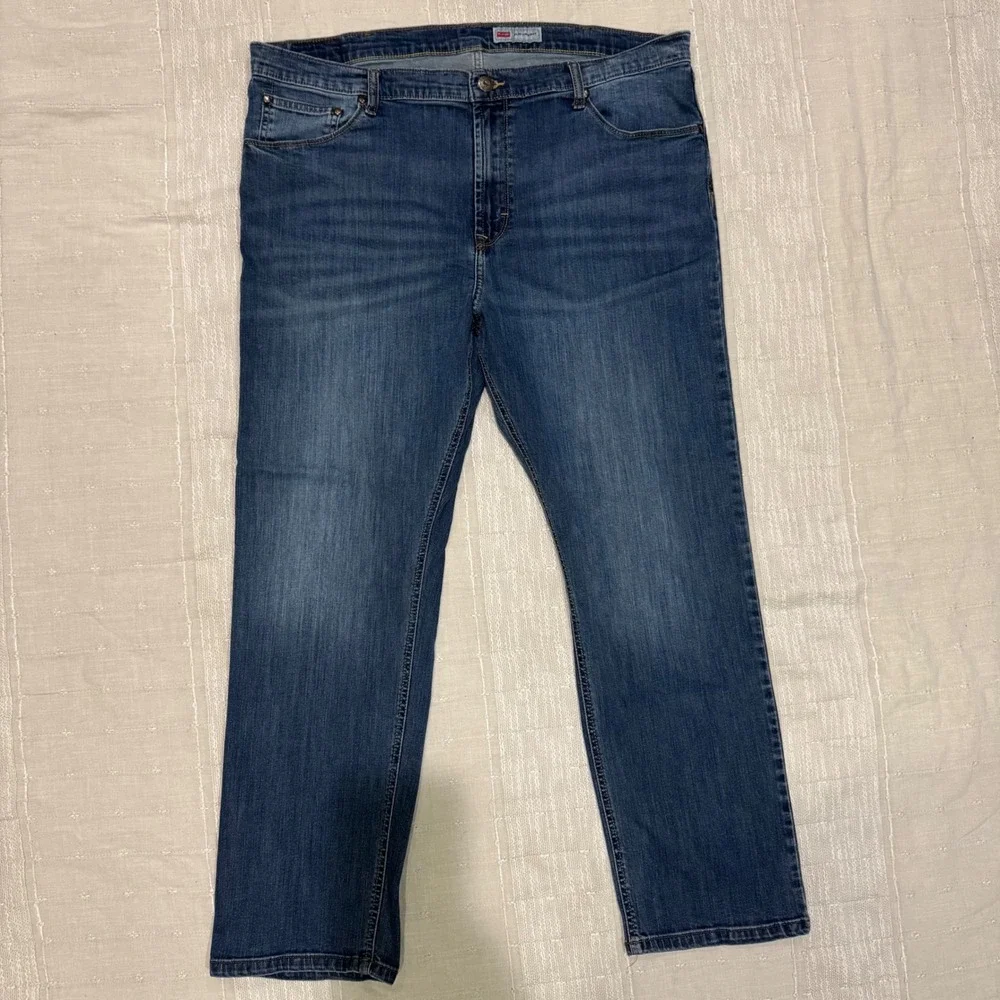 Wrangler Premium Quality Mens Slim Straight Jeans 42x30 Medium Wash Utility Blue